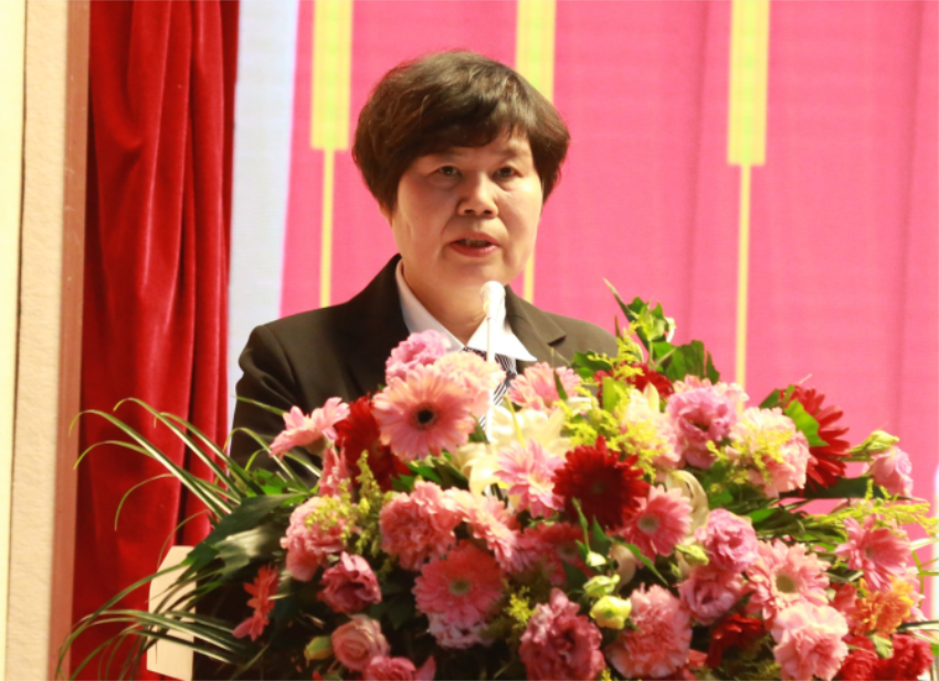 安博游戏官网第一届党委班子选举大会---徐州市树恩中学总校长薛淑萍同志致开幕辞